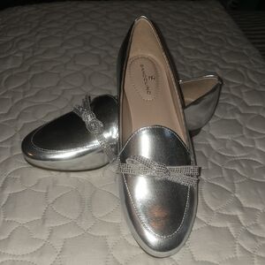 Bandolino Shiny Silver Flats with Bow Accent